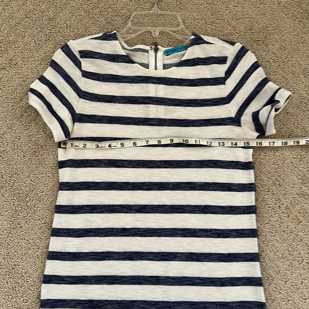 Alice + Olivia Blue and White Striped Knit Dress Sz Xs EUC - Picture 4 of 5
